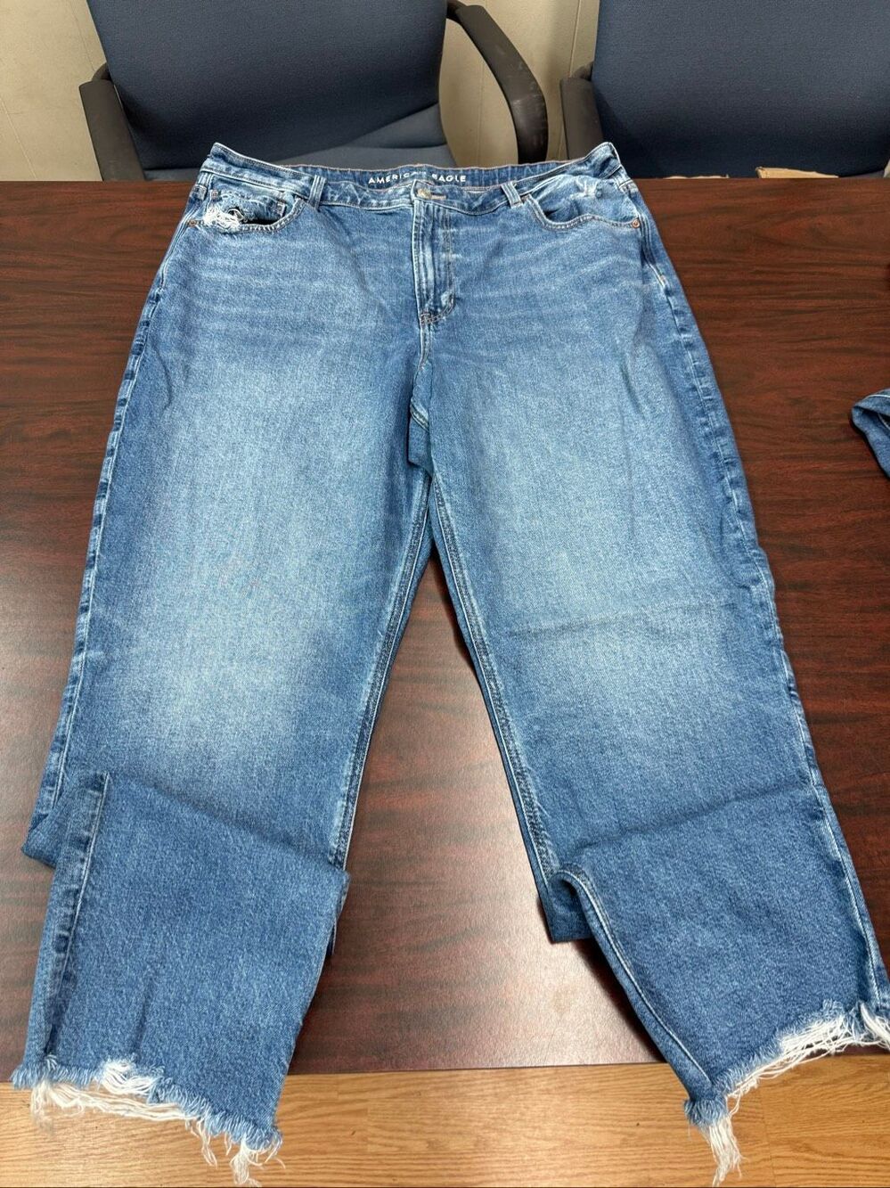 American Eagle Strigid High Rise Mom Jeans Size 18 Long